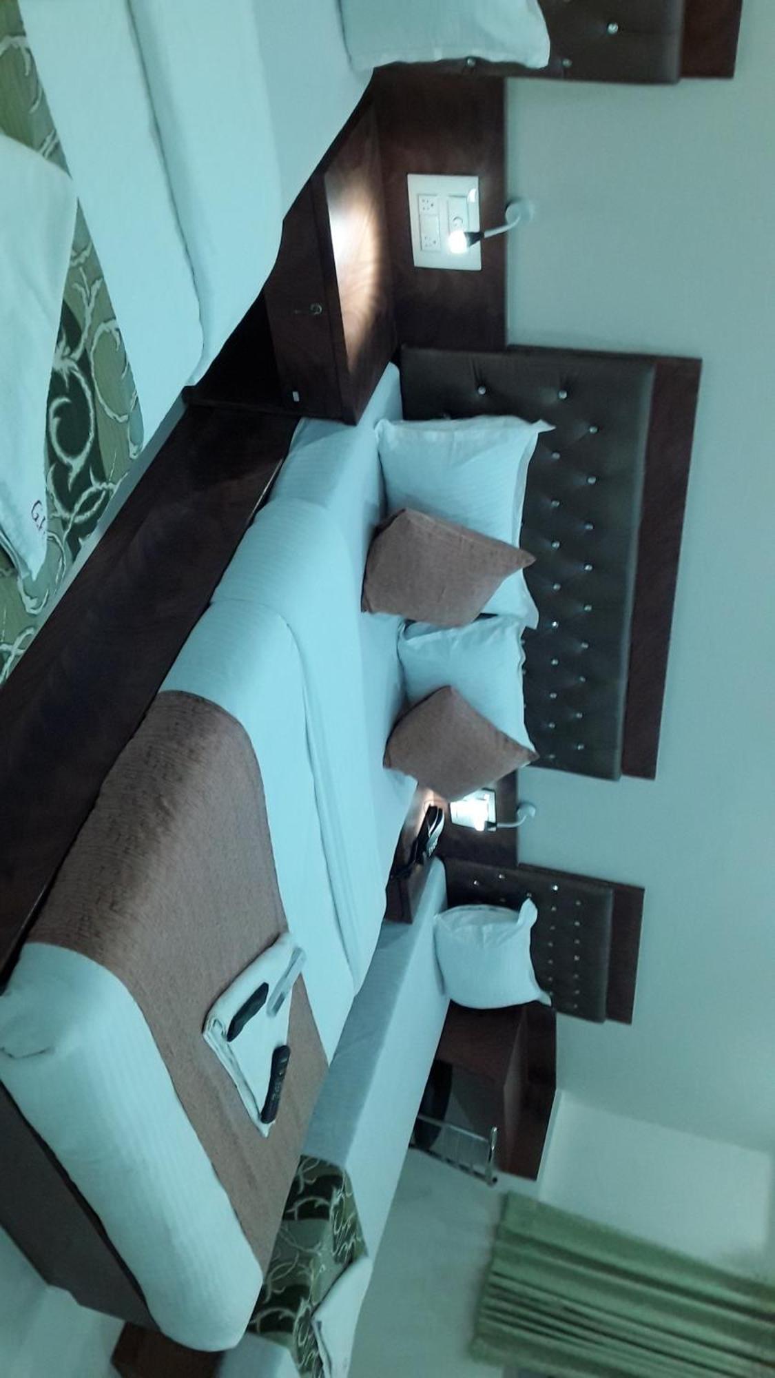 Hotel Golden Hayyath Inn Mumbai Exterior foto