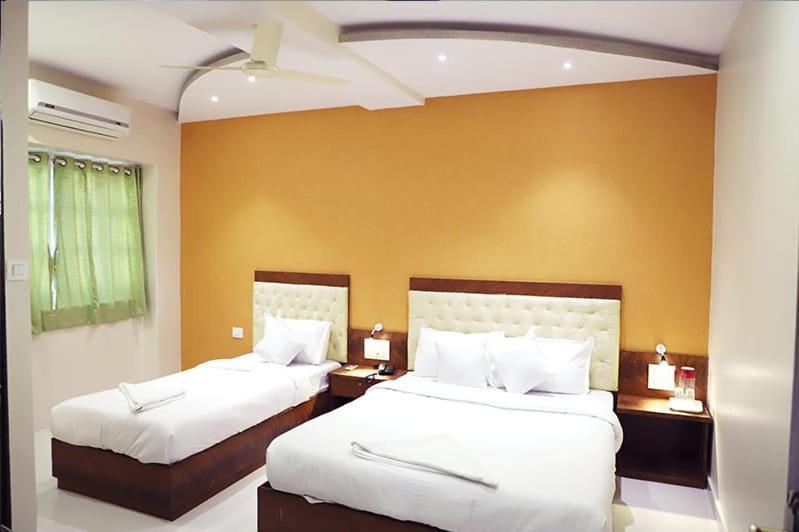 Hotel Golden Hayyath Inn Mumbai Exterior foto
