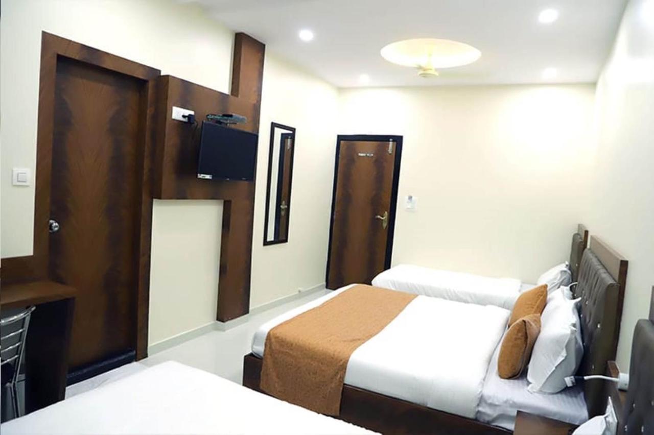 Hotel Golden Hayyath Inn Mumbai Exterior foto